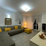 Enles Central Apartment